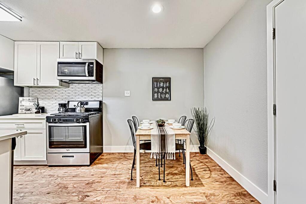 New - Near Deep Ellum + Downtown Dallas Flat ภายนอก รูปภาพ