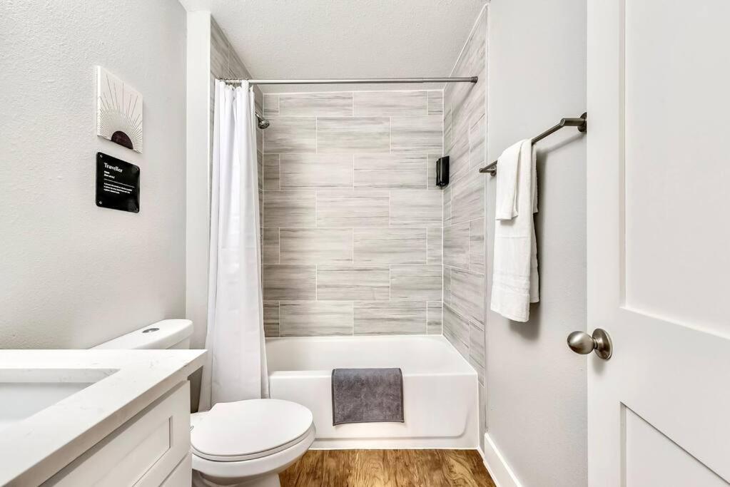 New - Near Deep Ellum + Downtown Dallas Flat ภายนอก รูปภาพ