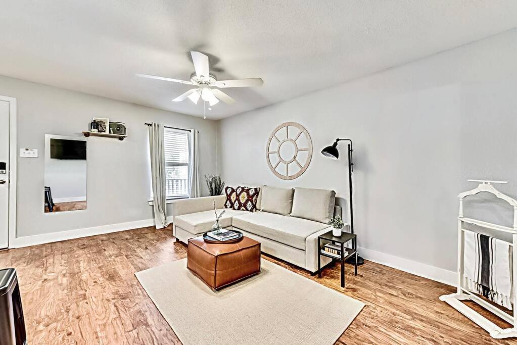New - Near Deep Ellum + Downtown Dallas Flat ภายนอก รูปภาพ