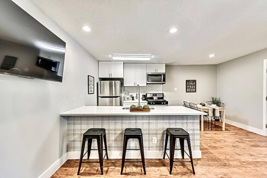 New - Near Deep Ellum + Downtown Dallas Flat ภายนอก รูปภาพ