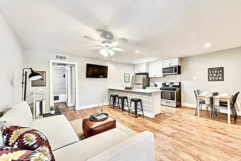 New - Near Deep Ellum + Downtown Dallas Flat ภายนอก รูปภาพ