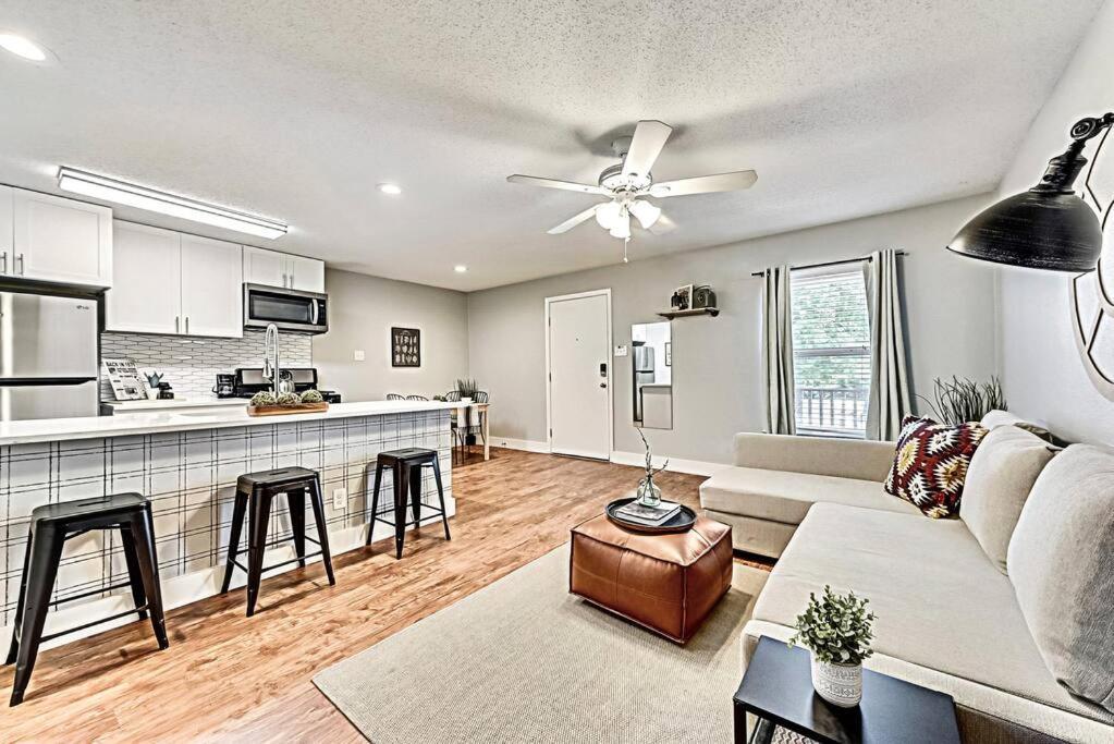 New - Near Deep Ellum + Downtown Dallas Flat ภายนอก รูปภาพ