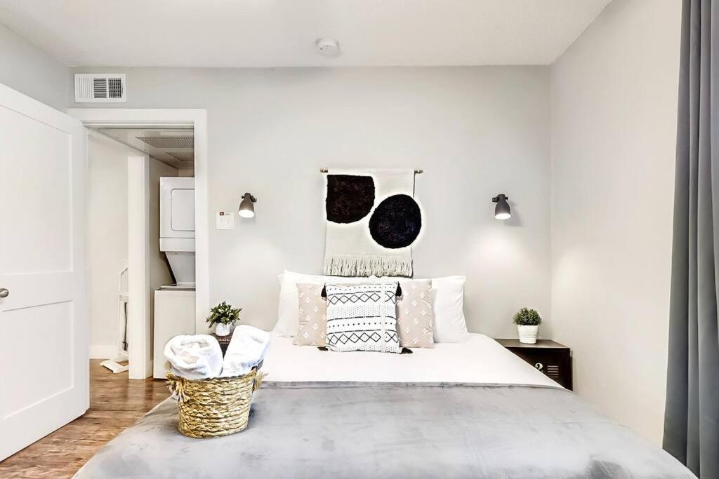New - Near Deep Ellum + Downtown Dallas Flat ภายนอก รูปภาพ