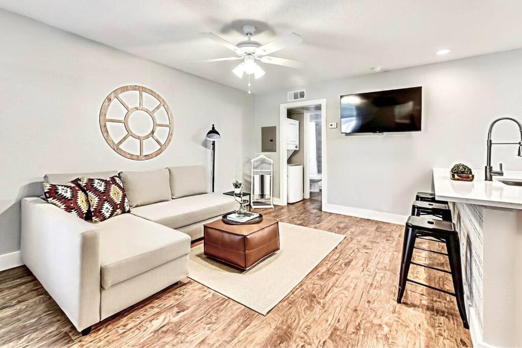 New - Near Deep Ellum + Downtown Dallas Flat ภายนอก รูปภาพ