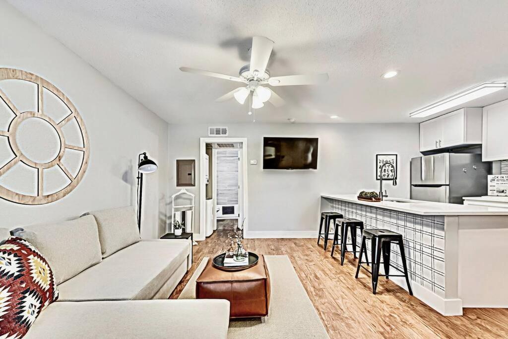 New - Near Deep Ellum + Downtown Dallas Flat ภายนอก รูปภาพ